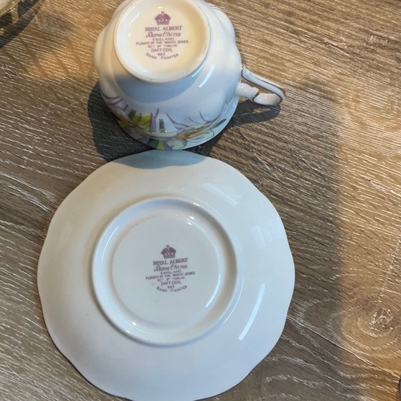 Royal Albert Footed Demitasse Flower of the Month “Daffodil” #3 Tea Cup & Saucer - Picture 4 of 4